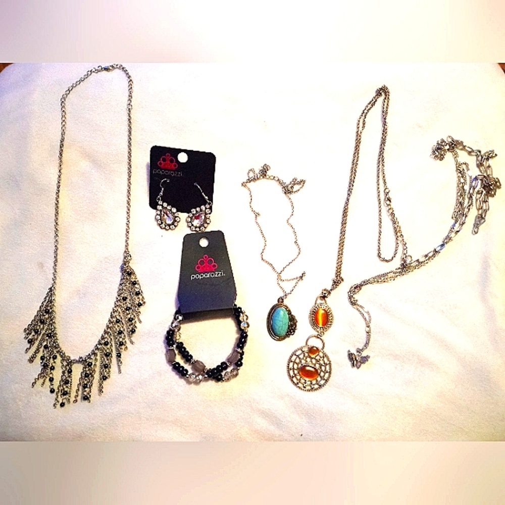 Paparazzi new jewelry lot #3 leas and Nickel free